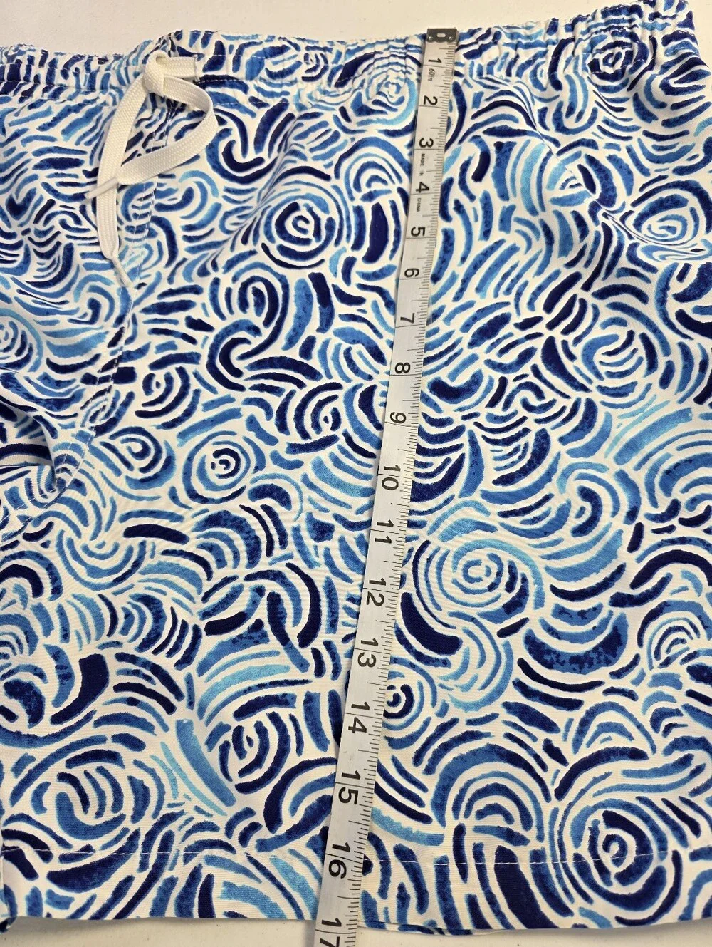 Chubbies Men's XXL Swim Trunks Blue White Abstract Wave‎ Print 5.5